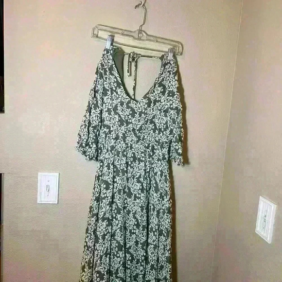 Lulus floral dress size medium in excellent condition - Picture 3 of 10